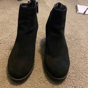 Size 9 waterproof suede boots